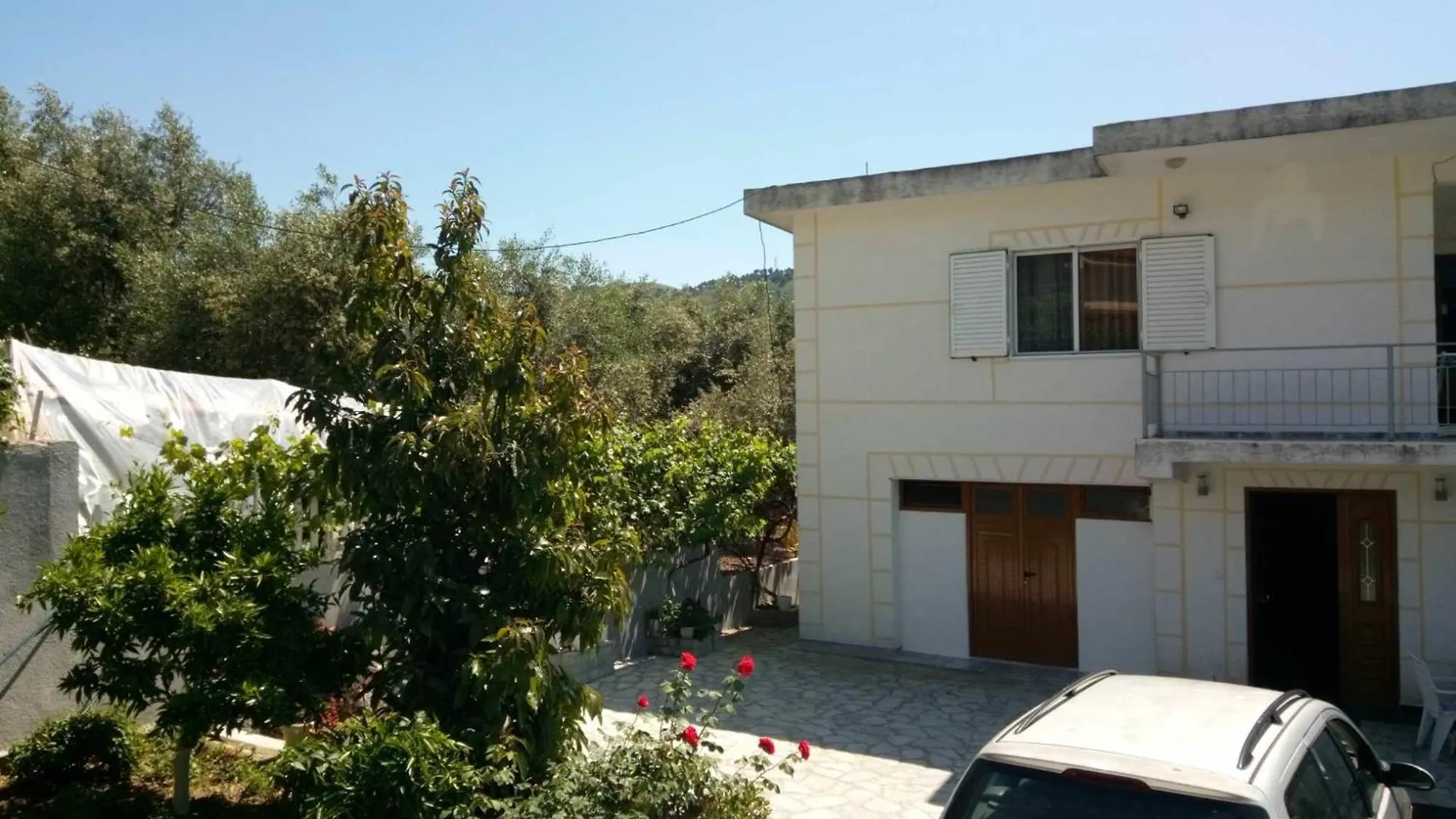 Ajlins Holidays Hause Delvinë